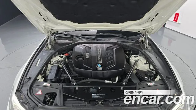BMW 5 серии 2014 thumb 3