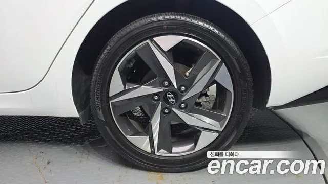 Hyundai Elantra 2021 thumb 10