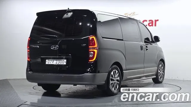 Hyundai Staria 2018 thumb 2