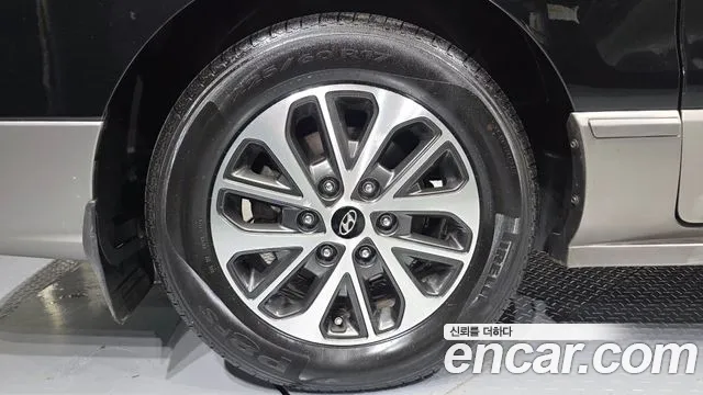Hyundai Staria 2018 thumb 6