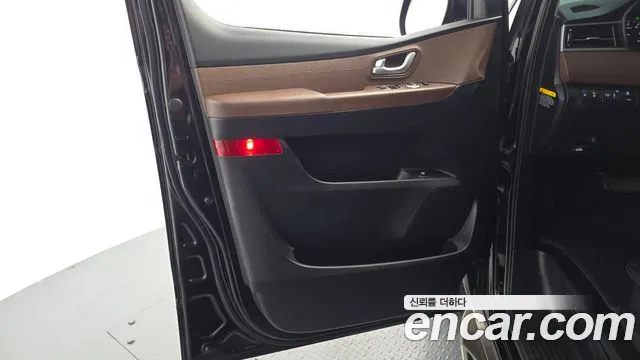 Hyundai Staria 2018 thumb 8