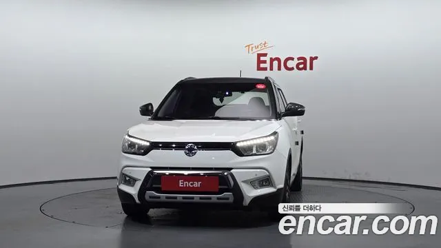 KGM Tivoli 2015 thumb 4