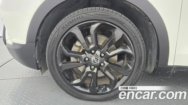 KGM Tivoli 2015 thumb 2