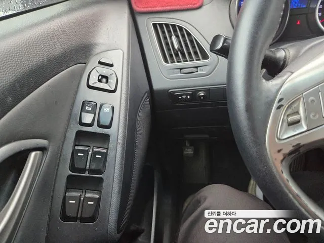 Hyundai Tucson 2010 thumb 8