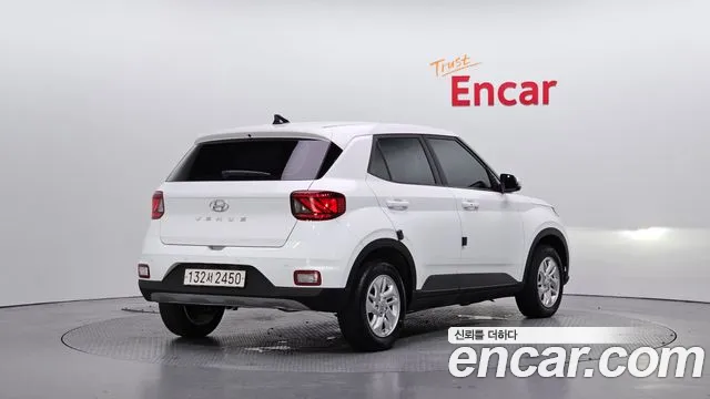Hyundai Venue 2023 thumb 2