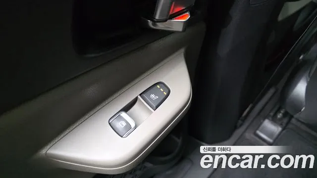 Kia Carnival 2024 thumb 11