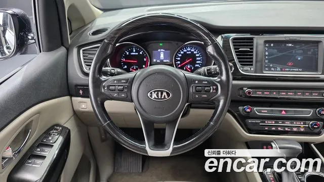 Kia Carnival 2018 thumb 6