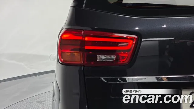 Kia Carnival 2018 thumb 9