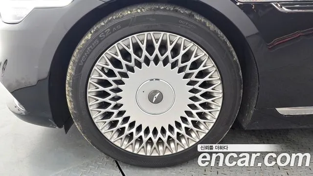 Genesis G90 2019 thumb 5