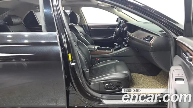 Genesis G90 2019 thumb 12