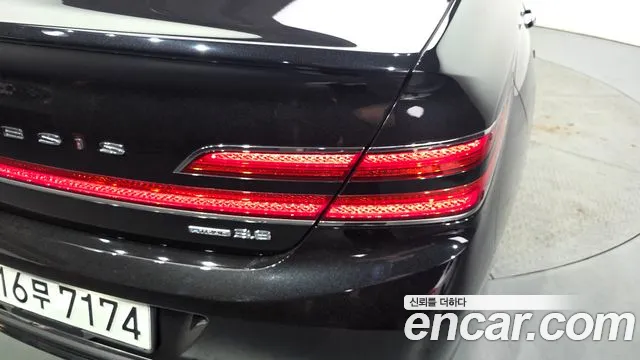 Genesis G90 2019 thumb 4