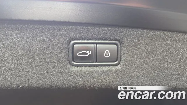 Genesis G90 2019 thumb 2