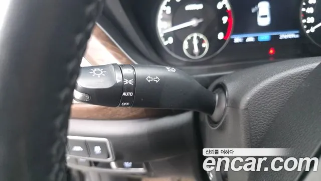 Genesis G90 2019 thumb 8
