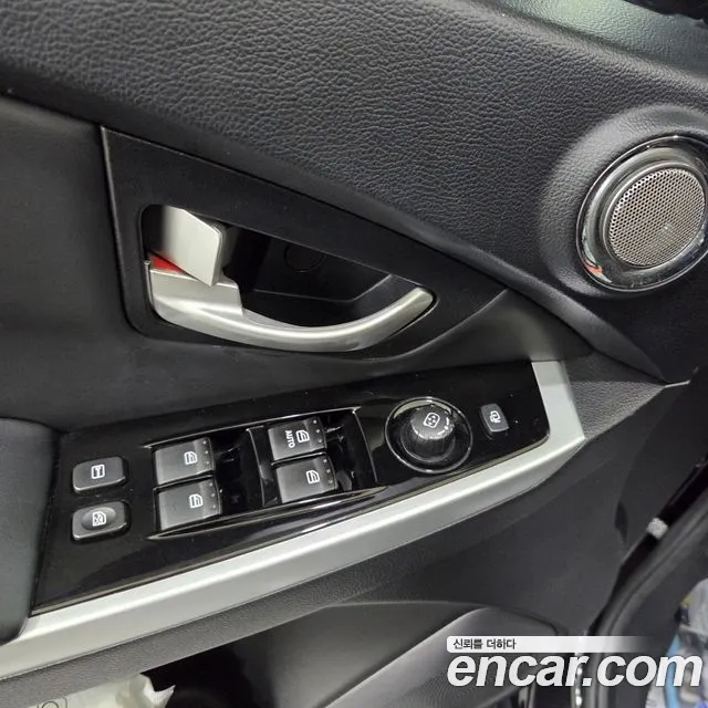 KG_Mobility_Ssangyong KORANDO 2015 thumb 9