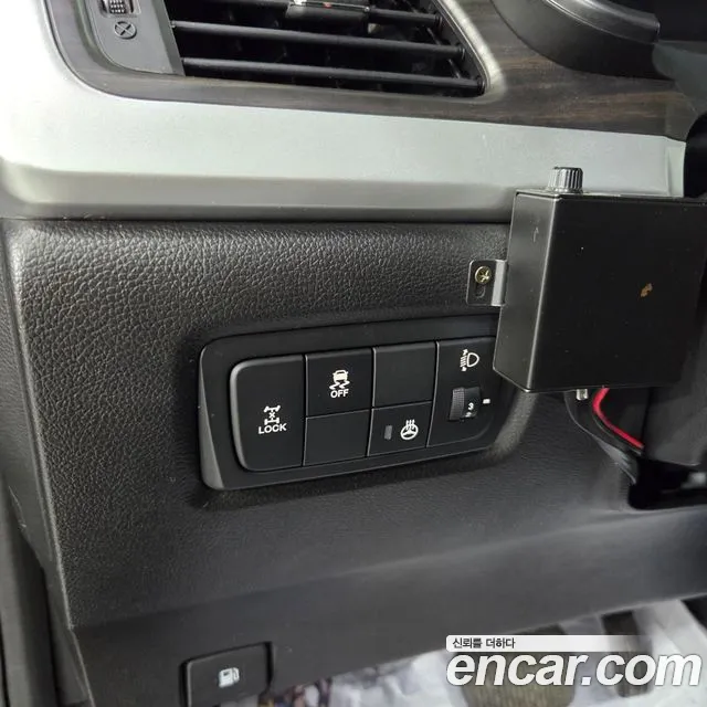 KG_Mobility_Ssangyong KORANDO 2015 thumb 10