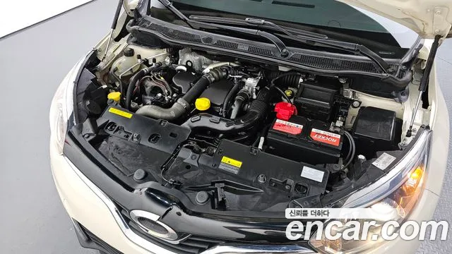 Renault QM3 2014 thumb 12