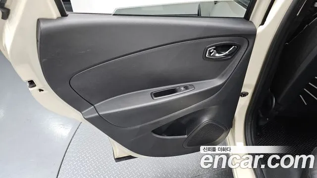 Renault QM3 2014 thumb 2