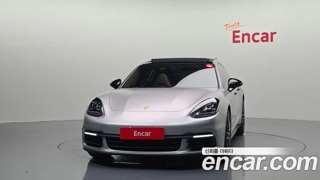 Porsche Panamera 2018 thumb 11