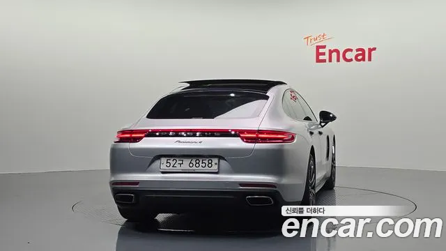 Porsche Panamera 2018 thumb 4