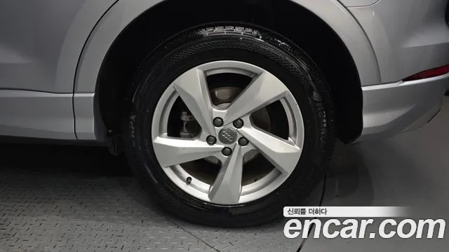 Audi Q3 2020 thumb 10