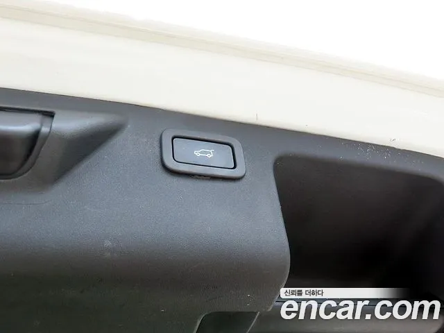 Land Rover Discovery Sport 2017 thumb 2