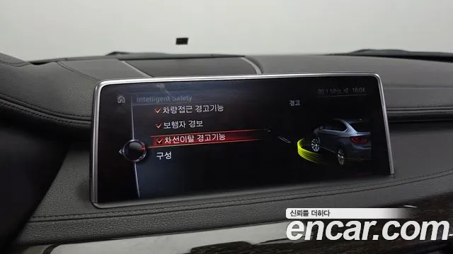 BMW X6 2017 thumb 10
