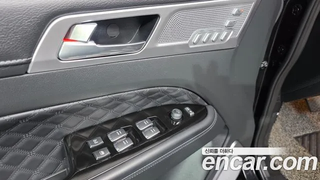 KGM Rexton 2021 thumb 3