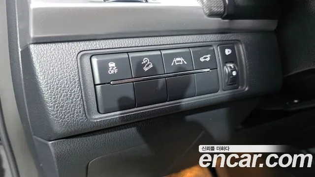 KGM Rexton 2021 thumb 9
