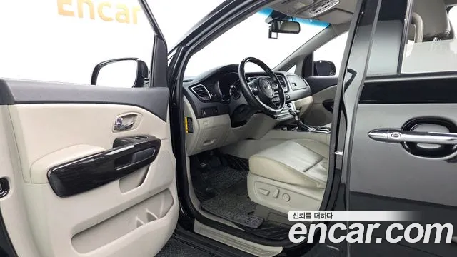 Kia Carnival 2019 thumb 12