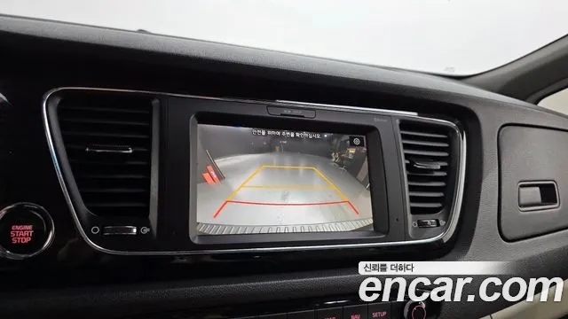 Kia Carnival 2019 thumb 2