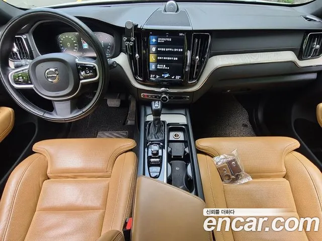 Volvo XC60 2018 thumb 9