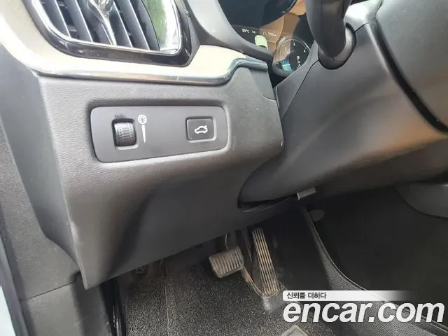 Volvo XC60 2018 thumb 6