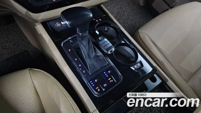 Kia Carnival 2016 thumb 2