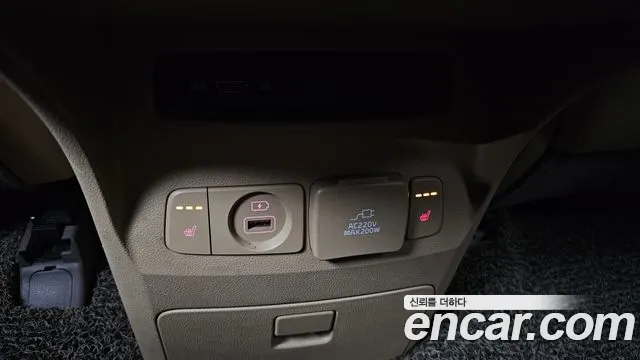 Kia Carnival 2016 thumb 4