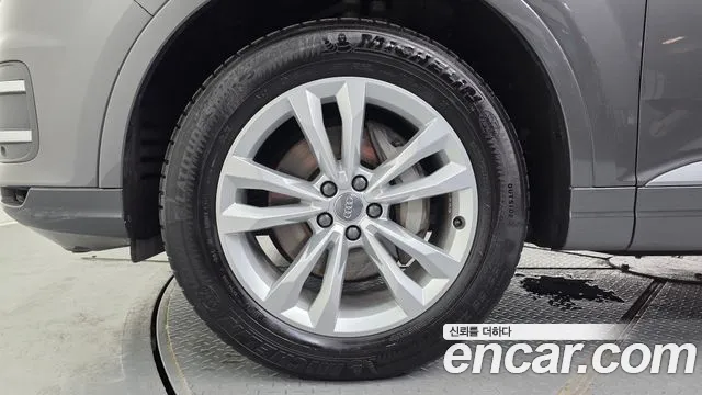 Audi Q7 2019 thumb 6