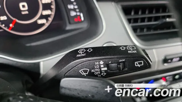 Audi Q7 2019 thumb 8