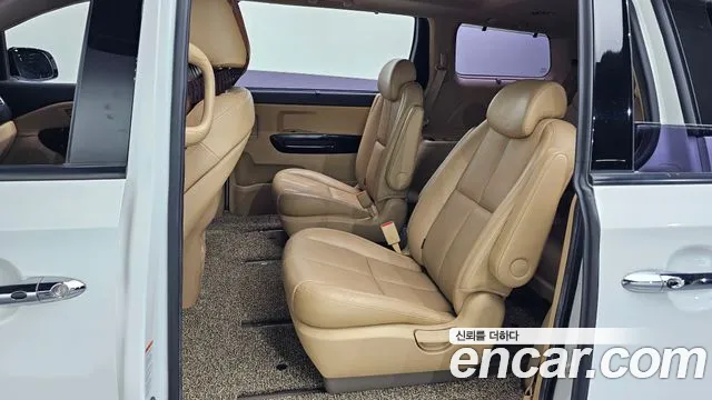 Kia Carnival 2018 thumb 7