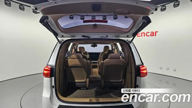 Kia Carnival 2018 thumb 4