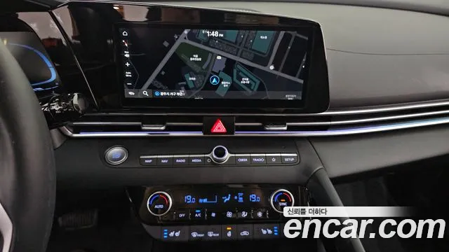 Hyundai Elantra 2023 thumb 10