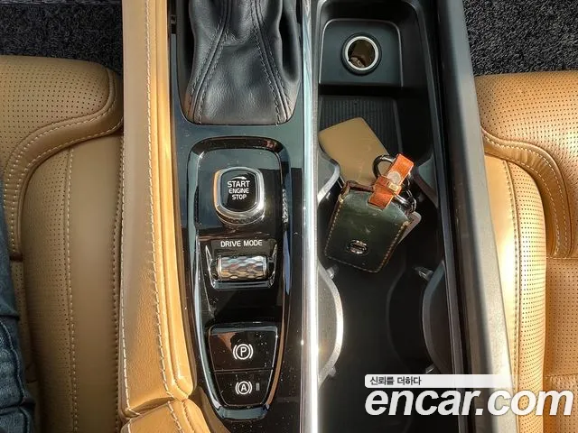 Volvo XC90 2020 thumb 4