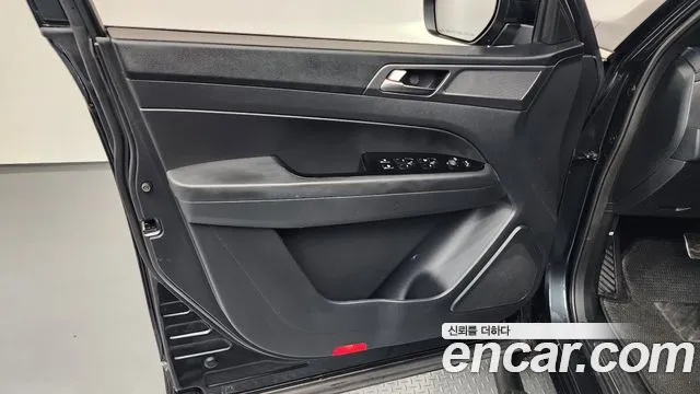 KGM Rexton 2023 thumb 9