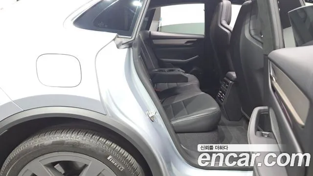 Porsche Macan EV 2025 thumb 12