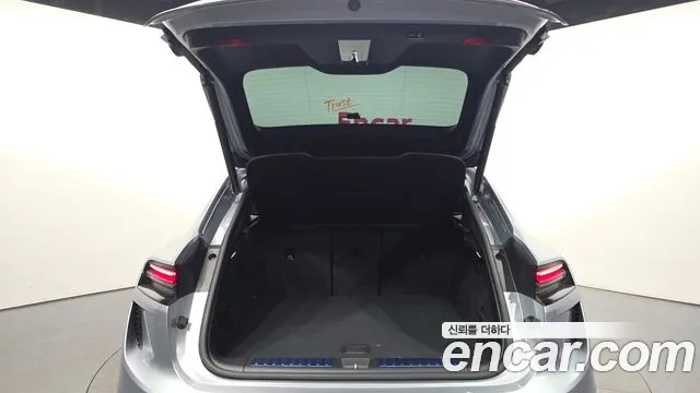Porsche Macan EV 2025 thumb 9