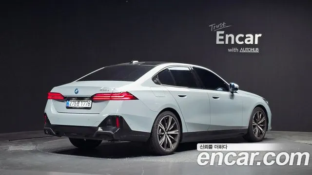 BMW 5 серии 2025 thumb 8