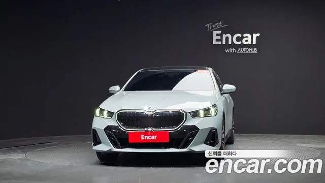 BMW 5 серии 2025 thumb 11
