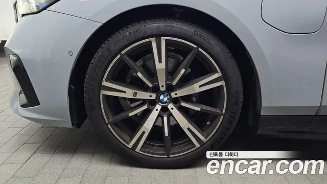 BMW 5 серии 2025 thumb 6