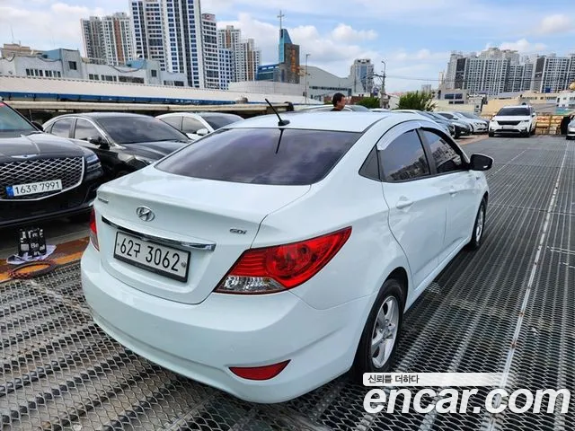 Hyundai Accent 2013 thumb 8