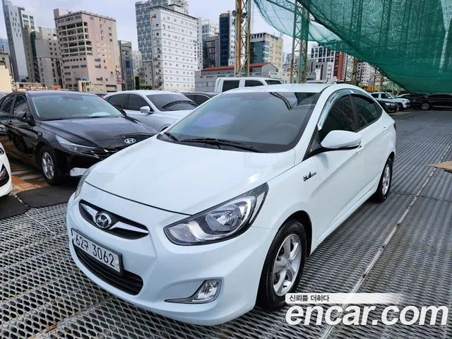 Hyundai Accent 2013 thumb 12