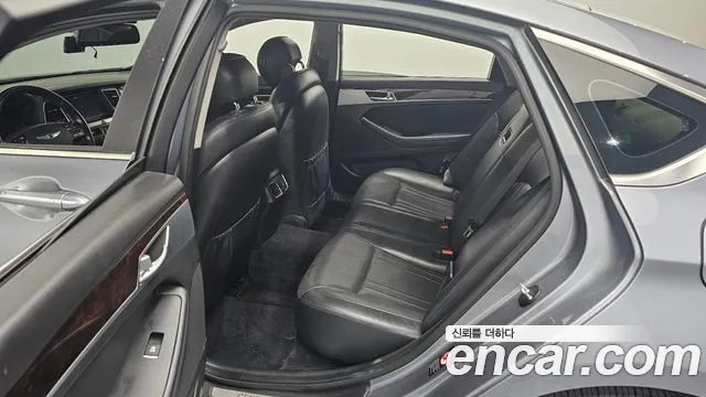Hyundai Genesis 2014 thumb 3