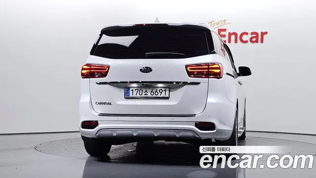 Kia Carnival 2019 thumb 10